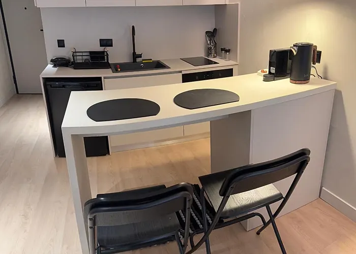 10 Apartament *